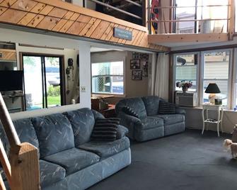 Chautauqua Lakefront Cottagegreat Location Pet Friendly - Jamestown - Soggiorno