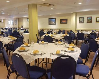 Hotel Arcea Villaviciosa - Villaviciosa - Restaurante