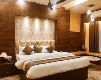 Hotel Friends Palace - Tezpur - Bedroom