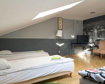 Anton House - Warsaw - Bedroom