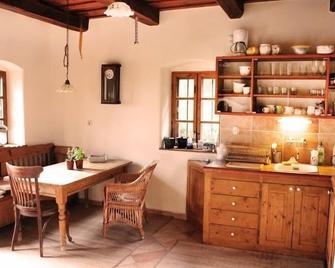 Tranquil villa in the Hungarian vinecountry - Káptalantóti - Comedor