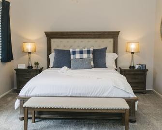 Chapman Heights Gem - Yucaipa - Bedroom