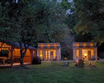 Creekside Cabins - Thistle - Cuba - Patio