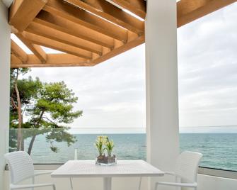 Poseidon Hotel - Patrás - Patio