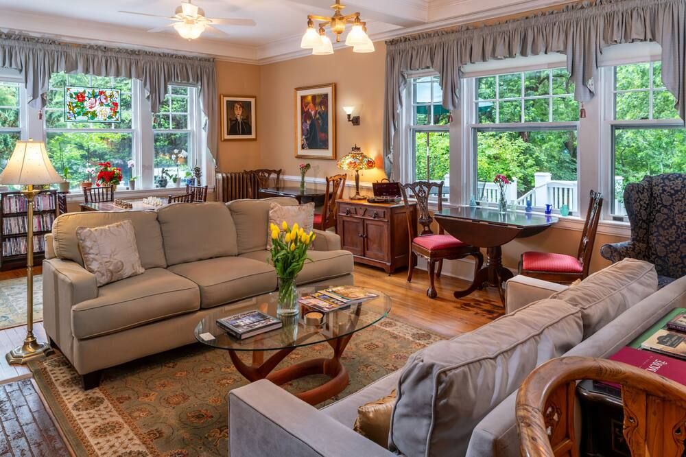 Abbington Green Bed & Breakfast Inn - אשוויל - סלון