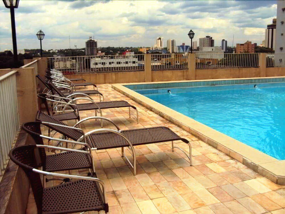 Hostel Estoril Foz - فوز دى اجوازو - حوض السباحة