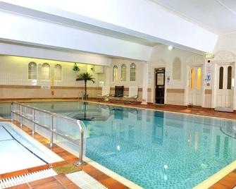 Queens Hotel & Spa Bournemouth - Bournemouth - Pool