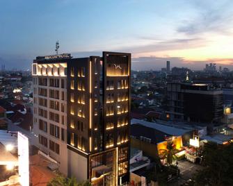 Mercure Surabaya Manyar - Surabaya - Building