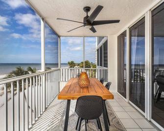 Beach Villas # 305 - Recently Refereshed! condo - Fort Myers Beach - Balkong