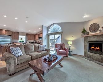 2272l The Lupine Lodge 3 Bedroom Home - South Lake Tahoe - Pokój dzienny