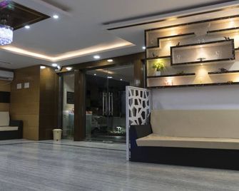 Rajhans Hotel & Resort - Roychak - Lobby