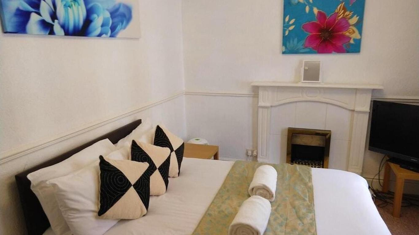 Napier Town House - Self Catering - Guesthouse Style - Twin and Double Rooms