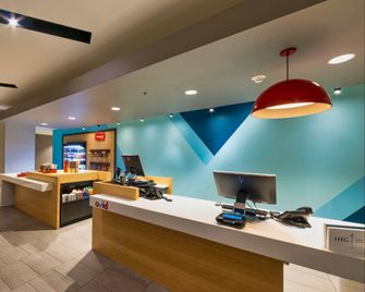 Avid Hotel Denver Airport Area By IHG - Denver - Recepción