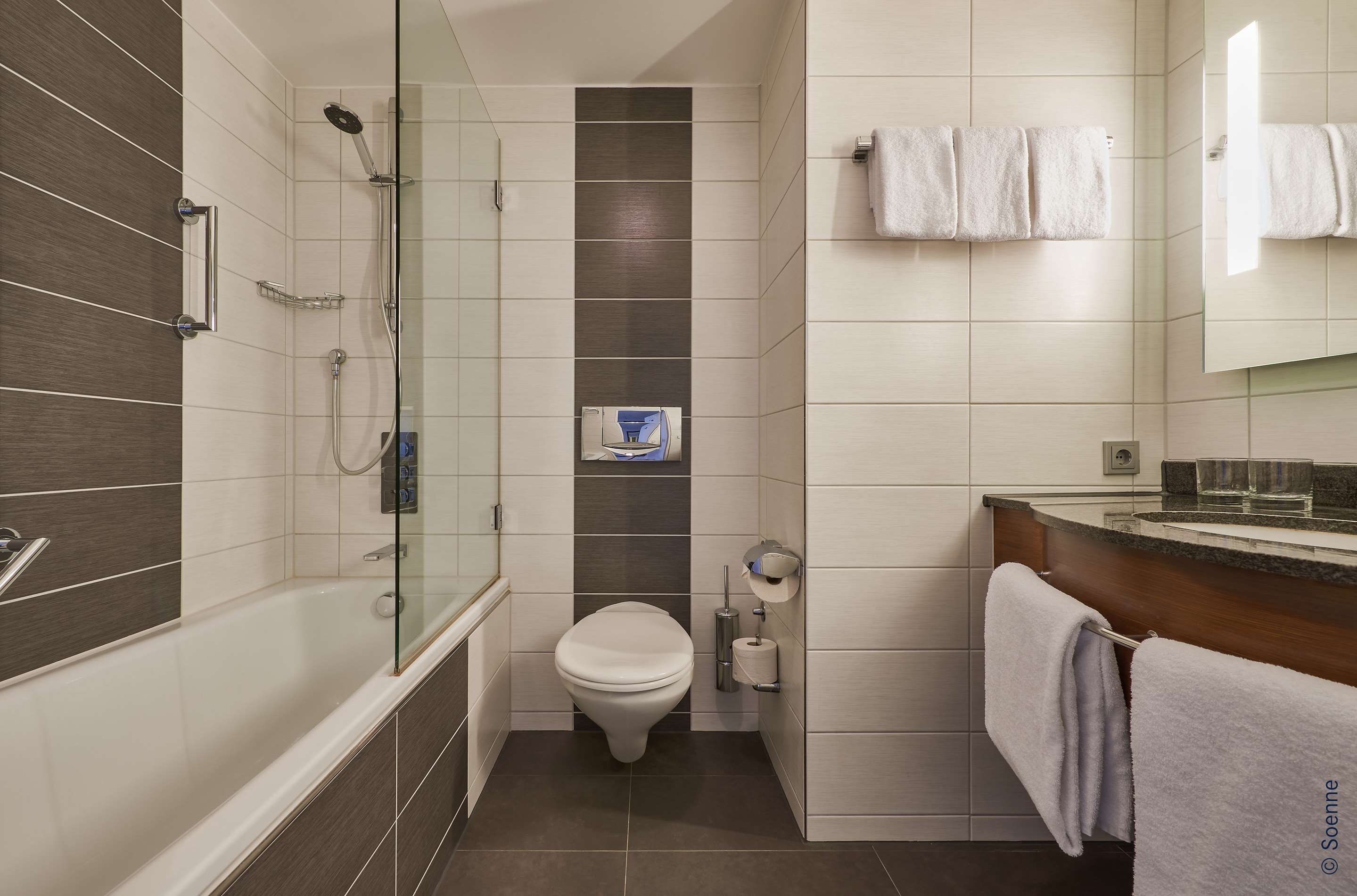 Dorint Hotel Bonn - Bonn - Bathroom