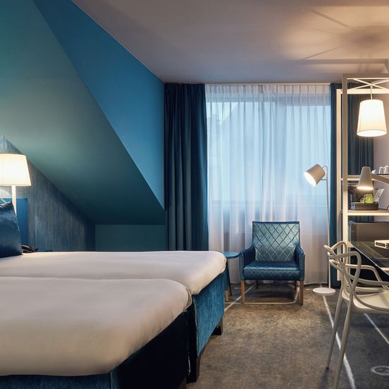 Carlton President image 1