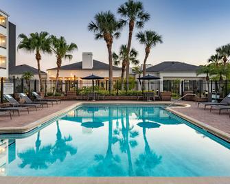 Courtyard by Marriott Tampa Westshore/Airport - Tampa - Piscina