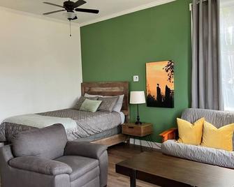 Birch Suite - Golden - Bedroom