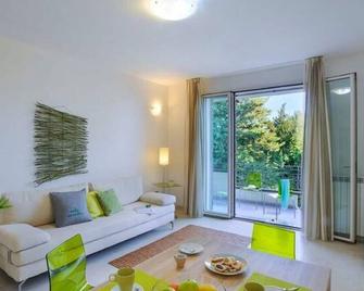 Spacious Villa in Tavullia With Private Swimming Pool - Tavullia - Huiskamer