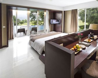 R Hotel Rancamaya - בוגור