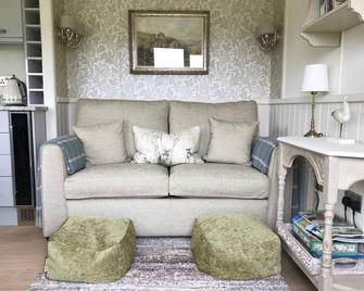 5 Luxury Shepherds Hut - Tavistock - Obývací pokoj