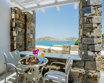 Parian Lithos Residence - Naousa - Balcone