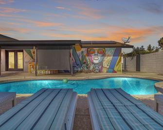 5BR Pool Home in Downtown Gilbert home - Gilbert - Pool