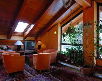 Hotel Bucaneve - Bardonecchia - Living room