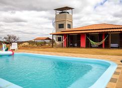 Chacara com Piscina e Lazer em Curral Queimado MG - Serra do Cipó - Басейн