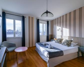 Hotel Cote Basque - ביון - חדר שינה