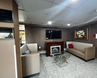 Travelodge by Wyndham Parsippany - Parsippany - Lobby