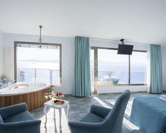 Fener Hotel Cafe & Kahvalti - Cesme - Schlafzimmer