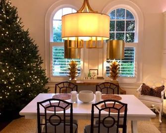 Historic Myers Park 3-Story Luxury Townhome on Queens Road - Charlotte - Dining room