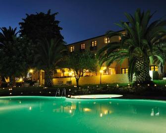 Alghero Resort Country Hotel - Algueiro - Piscina