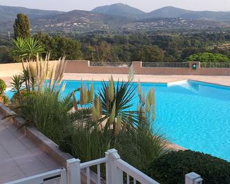 Apartment - Gassin - Gassin - Piscina