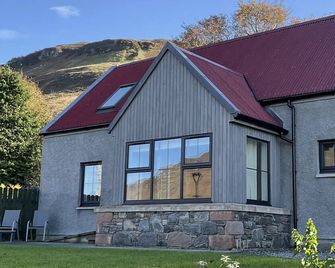 An Iolaire - Dornie - Building