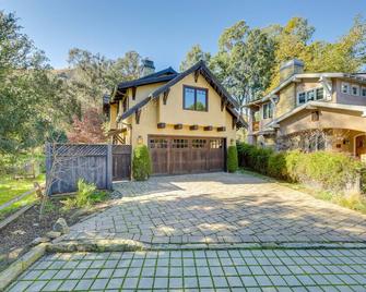 Large, beautiful home within walking distance to ocean and downtown. - Santa Barbara - Building