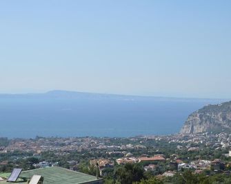Hotel Royal Hills - Piano di Sorrento - Vista del exterior