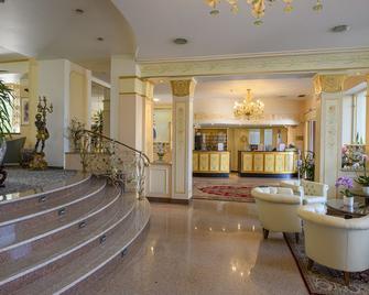 Hotel Astoria - Stresa - Lobi