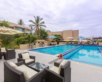 Ngalawa Hotel & Resort - Bububu - Piscina