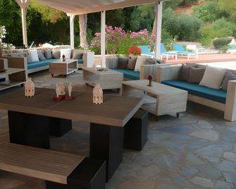 Karavostasi Beach Hotel - Perdika - Lobby