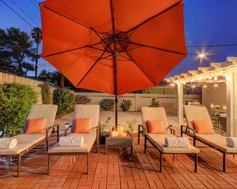 Voted Architectural Digest 51 Best Places to Stay in the US - Las Vegas - Patio