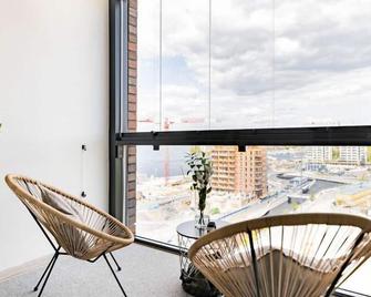 'Kanava' - New 11th Floor 1br Apartment With Sauna & Balcony, Hosted By 2ndhomes - Tampere - Balkon