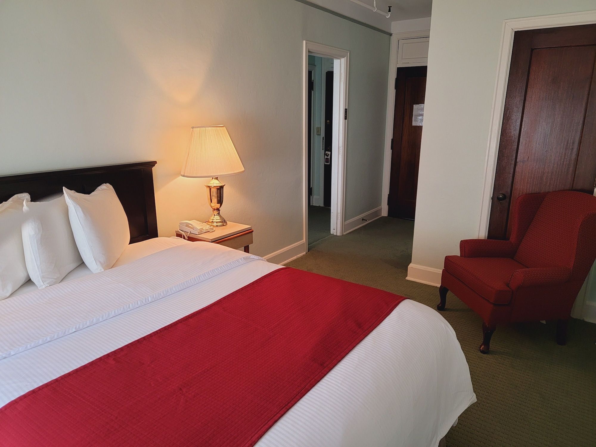 Bedroom view of Penn Wells Hotel