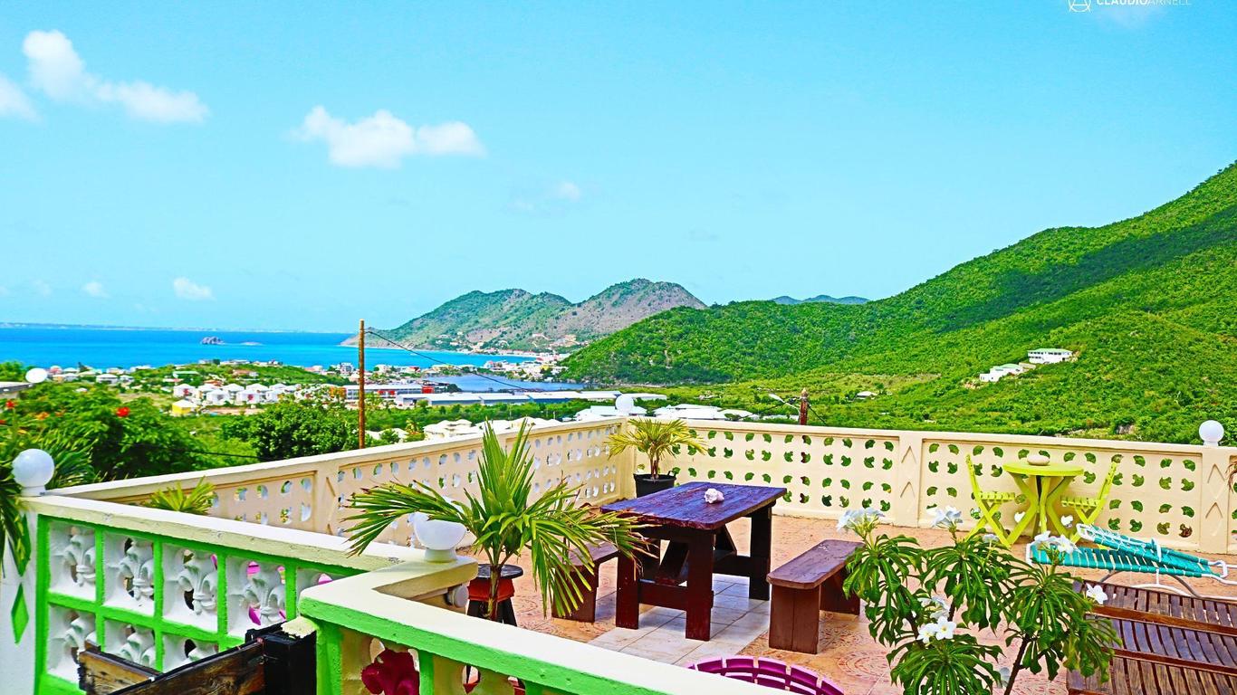 Over The Hill - Guesthouse & Residence