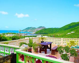 Over The Hill - Guesthouse & Residence - Rambaud - Balcony