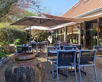 Contact Hotel B&G Limoges Sud - Limoges - Patio