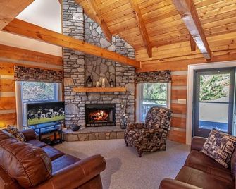 Sugar Shack - Banner Elk - Living room