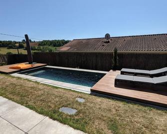 Contemporary villa in the countryside - Bagnols - Pool