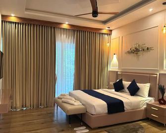 Hunters Hideout Resort - Meppādi - Bedroom