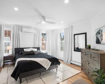 All New! Convenience and Style! Short walk to town and train to NYC. - Montclair - Bedroom